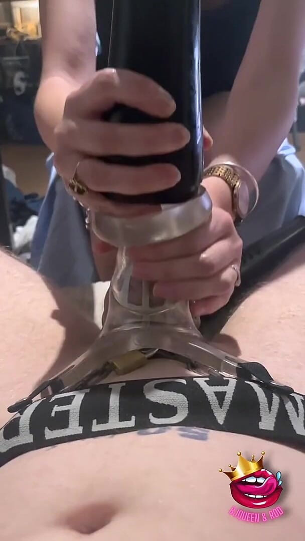 Mistress_BJQueen: 檻に入れられたコックはからかわれ、コックスリーブの中で拒否されました