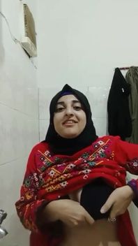 My Czn Showing Her Parts in Hijab