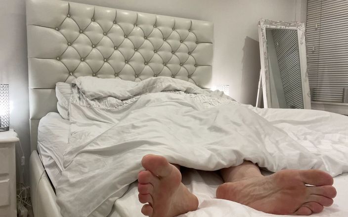 Sophie James: Le monstre du lit me tire en dessous
