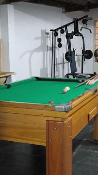 Кармони грають у голий більярд із тим гарячим щипком
