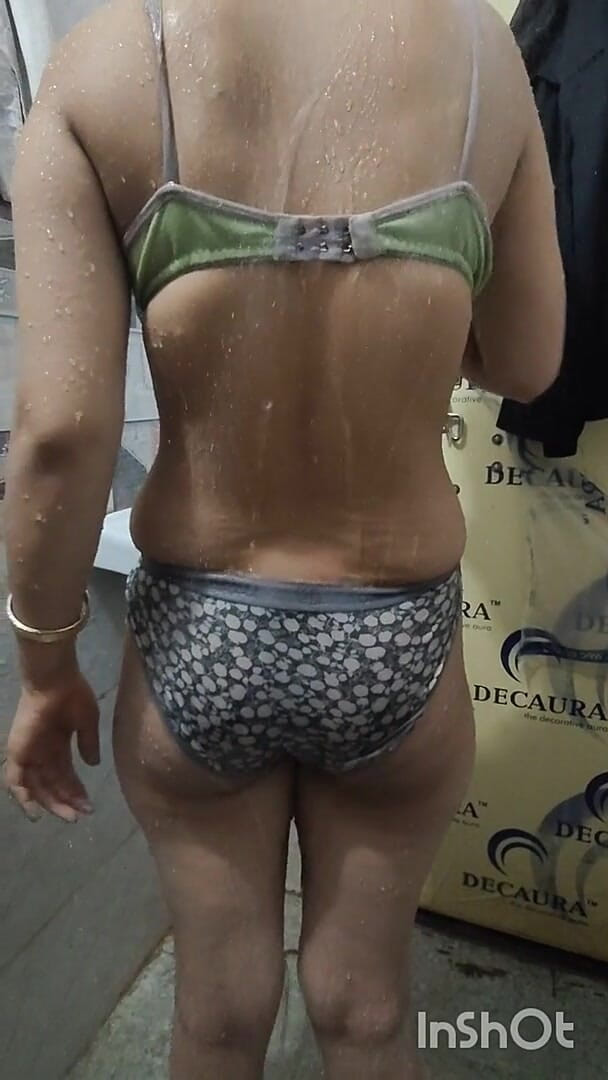 Sunnylesbians: Dura foda 2 vezes, dona de casa indiana satisfeita