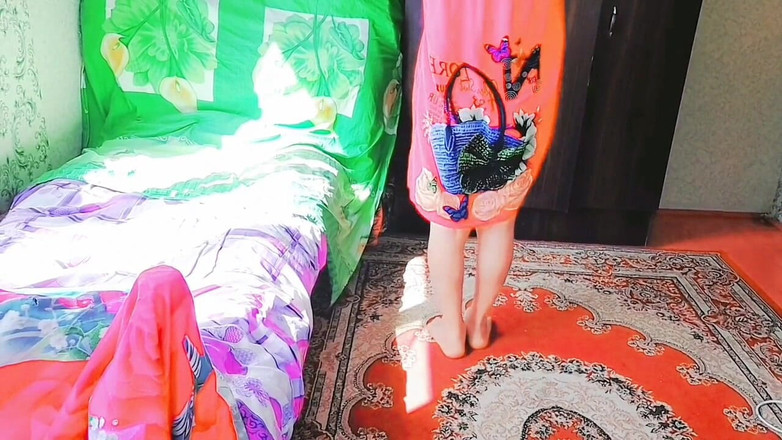 Kitty_Cross: Dirty Delights: eksplorasi sensual gadis cantik