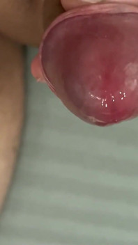 Chơi với precum từ con cu nhỏ của tôi và wank