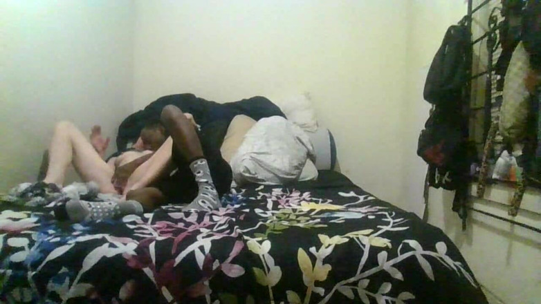 MariaModesto: 小柄な女の子がBBCにセックスされる