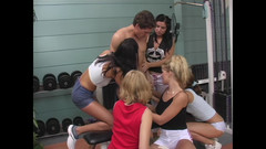 Pornobello: Пять горячих молодых шлюх ради большого зрелого члена