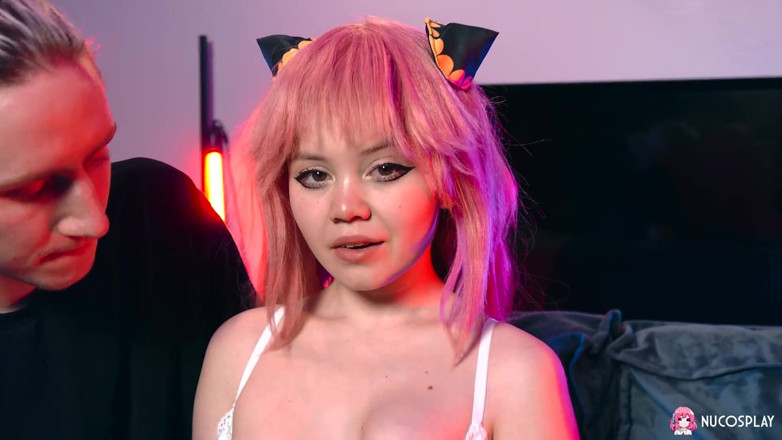 Nu Cosplay: Drobná Anime děvka Rebecca Nikson ošukaná klukem s velkým čůrákem