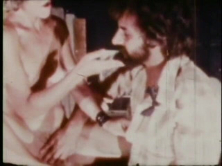Vintage Usa: MILF vintaj menghisap dan mengongkek lelakinya di bar - (video tidak mempunyai...