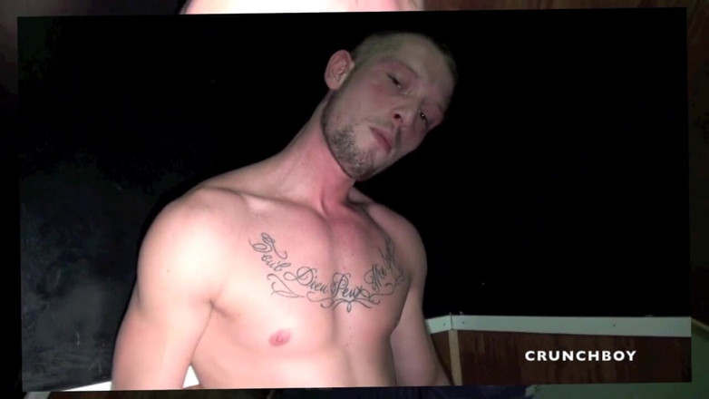 STRAIGHT BOY CURIOUS: Sunny futută în camera din spate de un băiat heterosexual curios