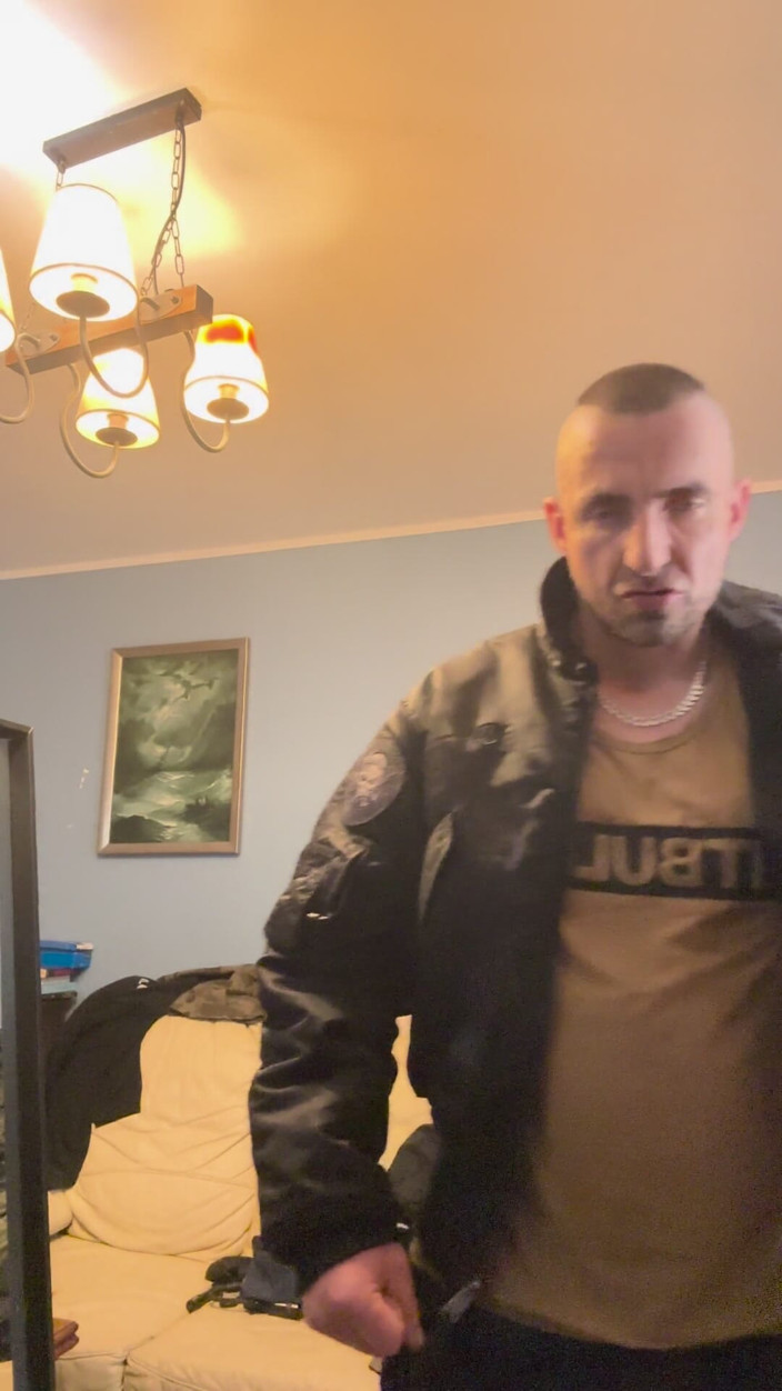 Ditrypig fetish: Kibol con la camiseta mojada