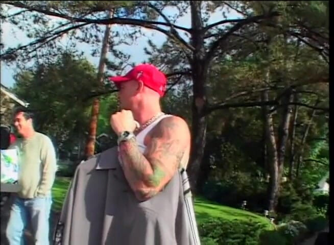 American Idol X: Peituda ruiva menina lambendo buceta fodendo e dedilhando no jardim