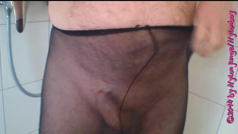 Carmen_Nylonjunge: Pisse dans des collants noirs ** Fétiche NS **