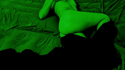 Glenn studios: Pelajar ditangkap melancap di katil dengan kamera penglibatan malam. Si...