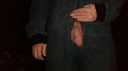 Rockardglans: Waktu Malam Onesie Wank Di Luar Rumah - Rockard Daddy