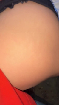 Nicky mist gioca con un ragazzo divertente nel posto di questa mattina