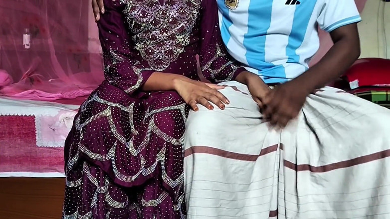 NixLeno: Desi kvinna tasneem knullade sin pojkvän för första gången