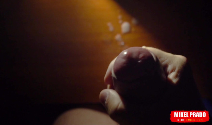 Mikel Prado: Sperm splatter in slow motion