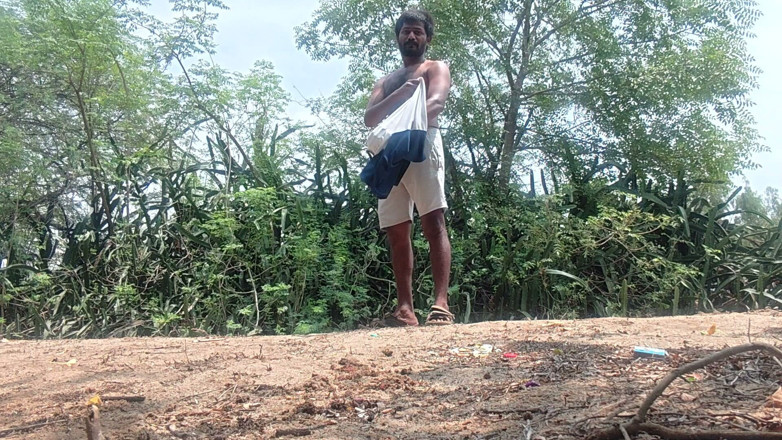 KUMBHA MANOJ KUMAR: Berburu Forrest Desa Xhard Arival