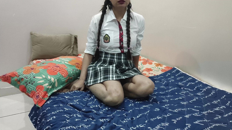 Saarabhabhi6: Chica universitaria follada duro - porno hindi con audio