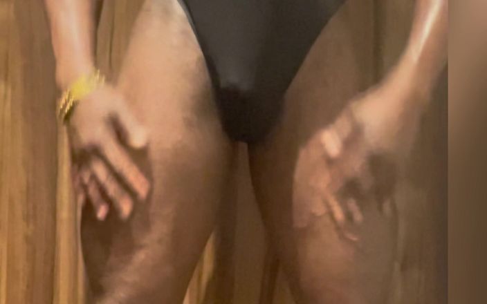 Black smoking muscle stepdad: После тренировки g string и синглет, намазанная маслом, гибкая игрушка, сессия
