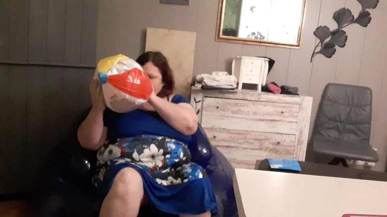 tammara big: Mi primer clip con sillón inflable