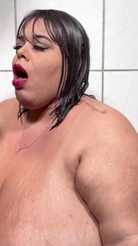 Angel BBW lubi być pieprzony i złoty prysznic