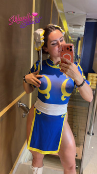 Chun-li-cosplay! Halten Sie Auf Meiner Seite Ausschau Nach Neuigkeiten!