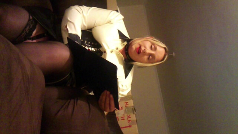 UKhousewife: Latex-herrin, beurteilung 2