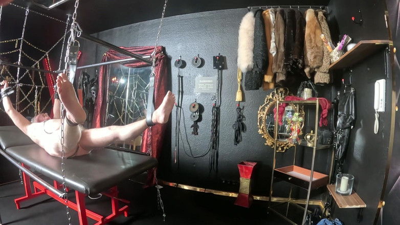 Queen_of_BDSM: How Resilient Are the Soles of Your Feet?