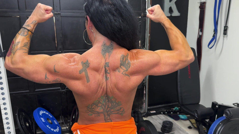 Kandylegsxxx: Muscle MILFs Cum Command JOI