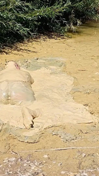 Mudbath in Creamy, Light Mud - Like Vanilla Pudding