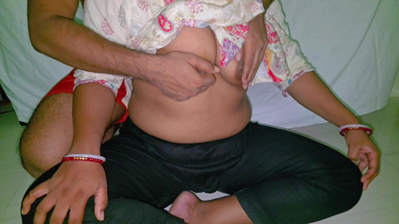 sweetpriya01: Pieprzyłem piękną pokojówkę sam w pokoju i przyszedłem