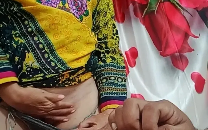 Bolly Karma: Mature Lady Wants Dick Inside Pussy