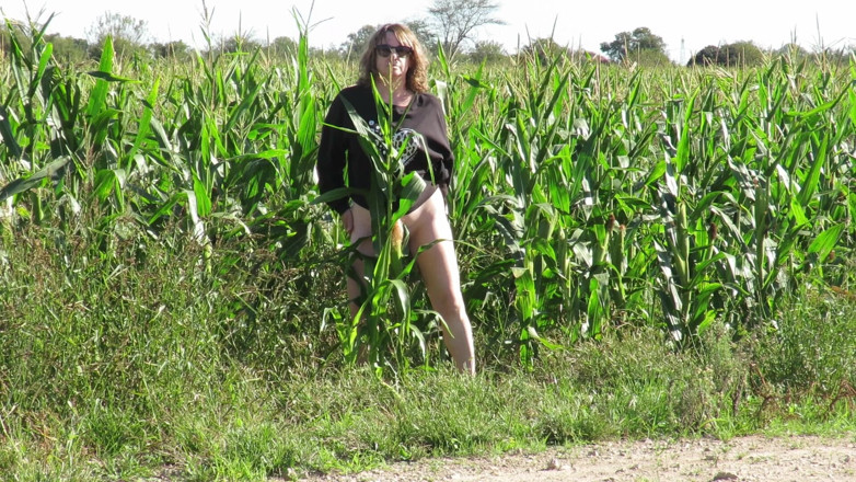 Milfcamsex: Patricia på majsfält