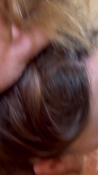Sara diamante ist geil auf harten anal-creampie mit älterem mann