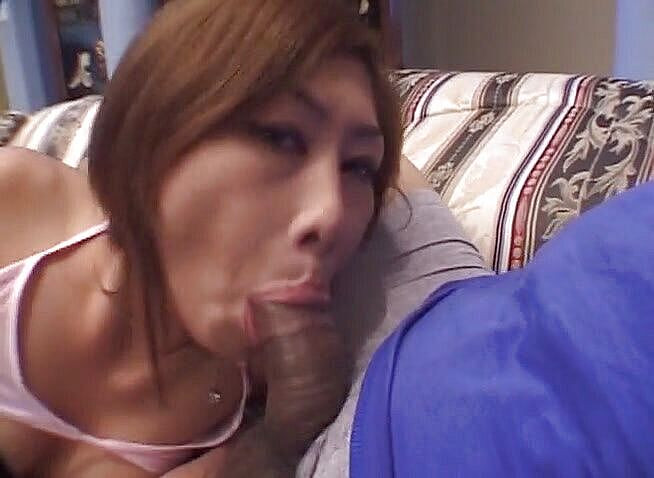 IntAsian: アジアのひよこは、2つの巨大な洞を扱う方法を知っています