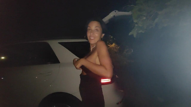 Ferrero anal experience: Îmi dă o plimbare și mă fute în parcare, partea 1