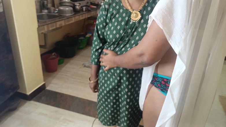 Wonder: Ev hanımı ateşli lezbiyen