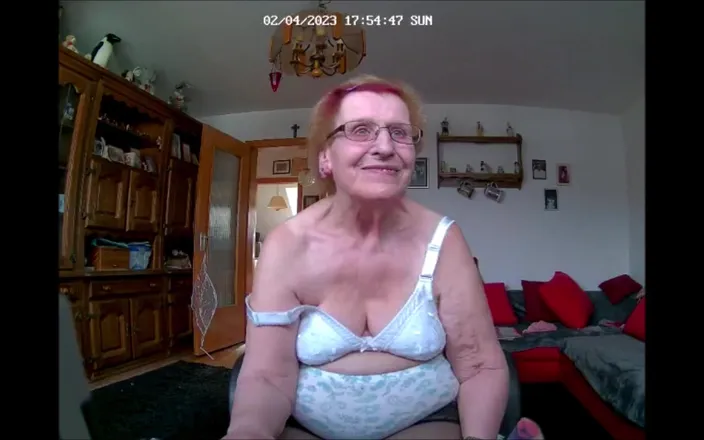 Heisseoma: Hot Granny in Lingerie