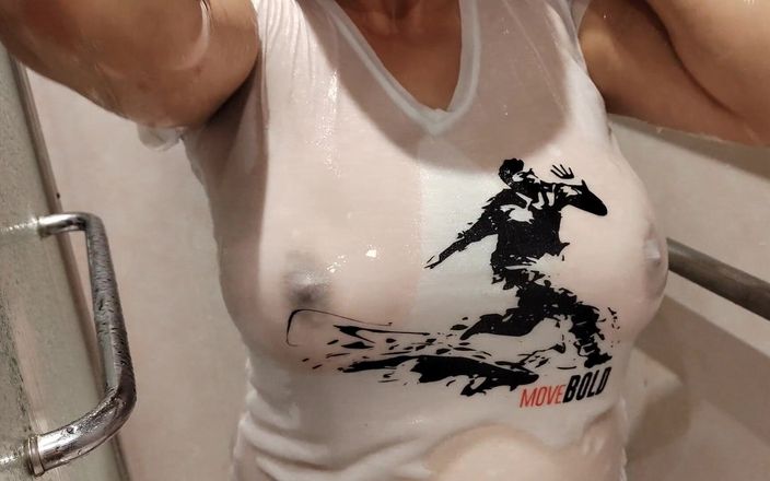 Emma_Alex: Mokra t-shirt babe pozwól mi oglądać