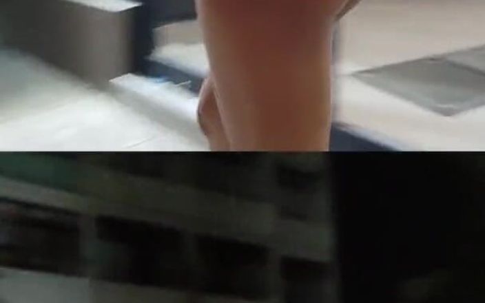 Traviezisha: 이중 캠 : 거리에서 그녀의 바닥을 알몸으로 따먹는 끈 팬티의 노출증 Sissy