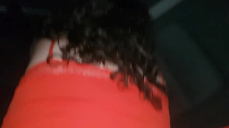 Real homemade BBW BBC porn: Velké černé péro mi buší do zadku, sedí mi v autě
