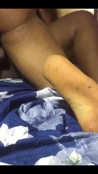 Cewek semok dengan pantat bahenol ini lagi asik ngentot kontol habis-habisan di motel lokal oleh big bros network