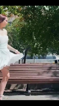 I Like to Walk Along the Street Like a Princess