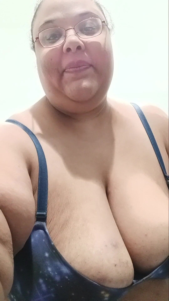 Jessica pigslut: Schlampe im badezimmer der bibliothek sein!