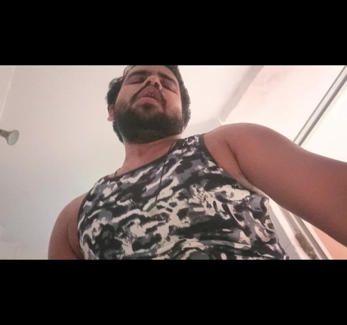 IsmaatDeva: Sintiéndose duro viendo un video caliente y jodidamente duro