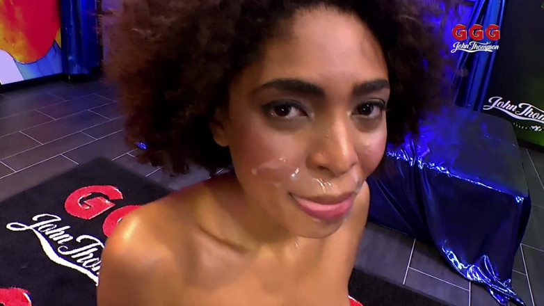 German Hardcore Gangbang: Seksowna czarna dziewczyna dostaje cipkę mokro i fucked przez wiele...