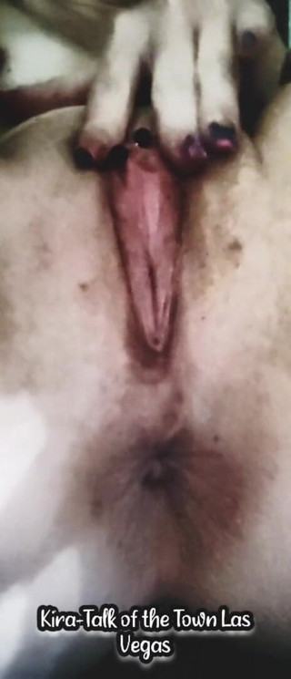 X_Asphxyia_X: Playing with My Pretty Pussy at Work