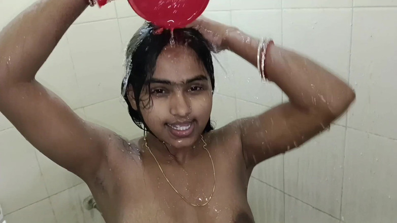 AmpleOunce283: Hete sexy Desi Bhabhi badkamer Mein Nahaate Hue Gajar Se...