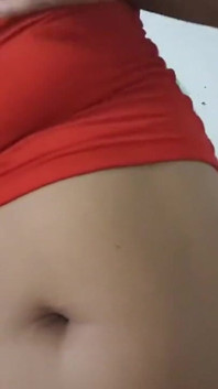 Depois de ter fodido minha morena com uma bunda grande e grandes seios naturais, eu peço a ela para gravar um vídeo e filtrar