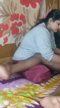 Kongkek keras buatan sendiri India